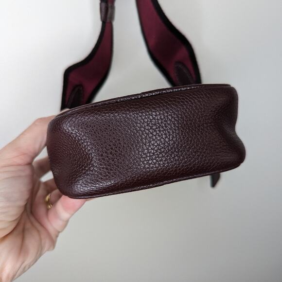 Coach Dylan 10 Crossbody Bag with Horse & Carriage Print - Picture 7 of 11